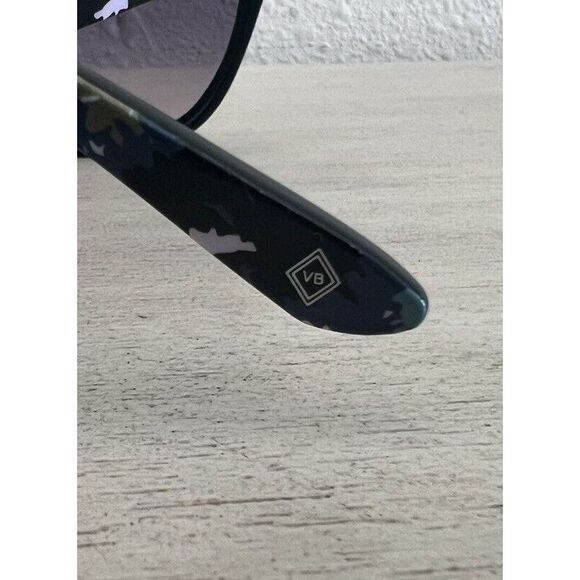 Vera Bradley Bree Sunglasses - Chrysanthemum Crush Pattern - Picture 8 of 8